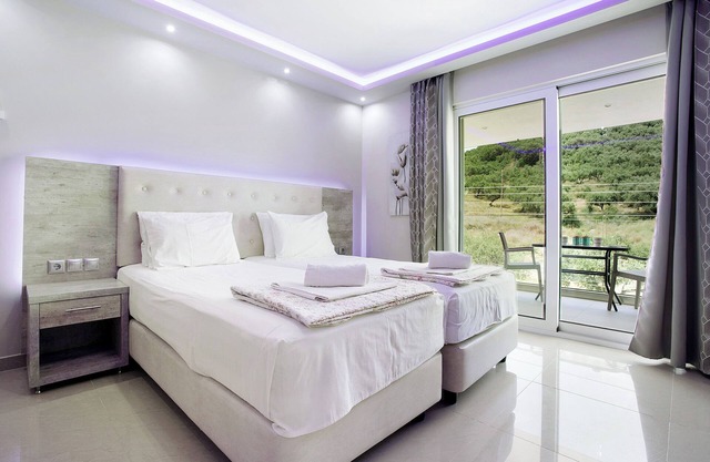 Studio Apartment "Villa Dionysia Studio S6" with Shared Pool & Wi-Fi