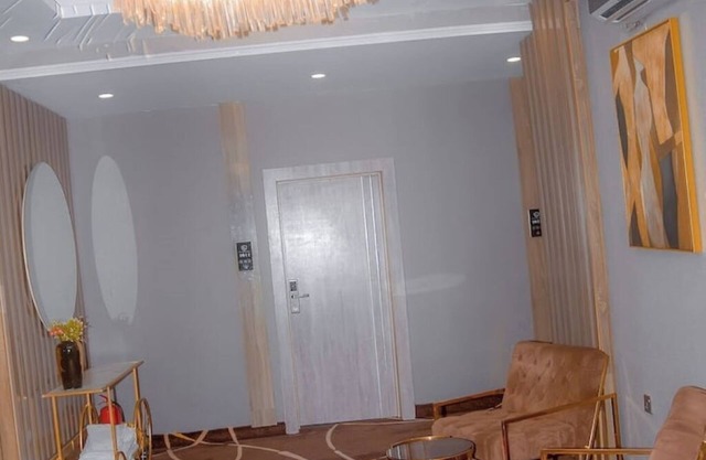 Studio/B.fast/wi-fi/Lekkiphase 1