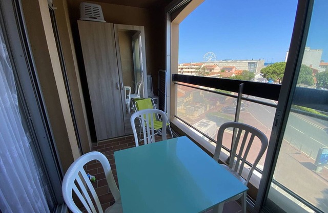 Studio cabin 2* for 4 people, beach 200m, private parking