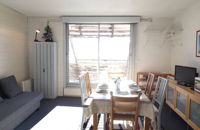 Studio cabin for 6 with balcony, south exposure, Club Engaly II