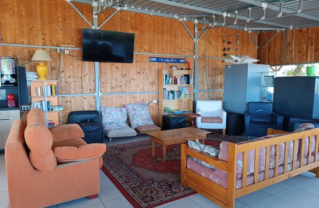 STUDIO CABIN IN CAMPING SITE SURROUNDED BY NATURE ZEN STYLE