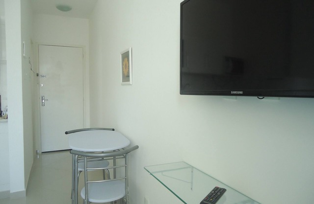 Studio Clean, renovated, furnished and close to Acadepol, PETROBRAS and BNDES