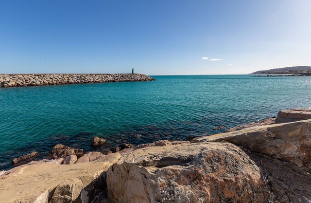 Studio Delfin Duquesa with sea views