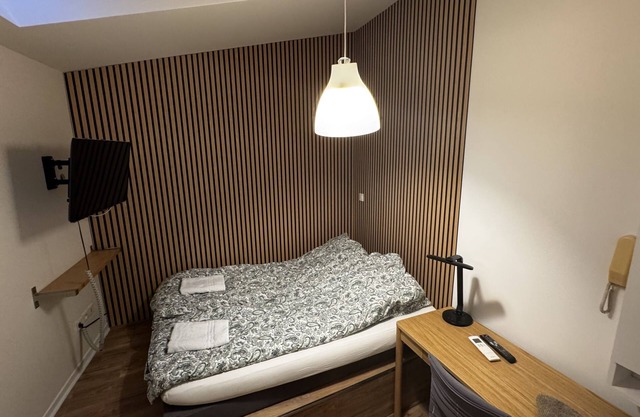 Studio-Ensuite with Bath-Studio 17m2