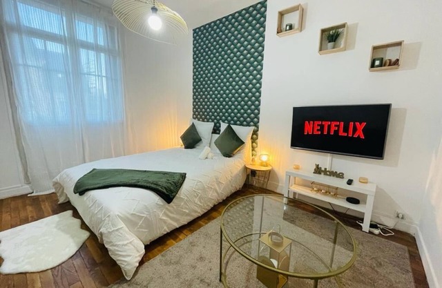 🌟 STUDIO ESCALE🌟 20 min from Paris, 200m from RER A station
