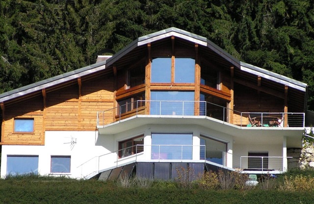 Studio facing south, panoramic view of Mont Blanc at 1100m