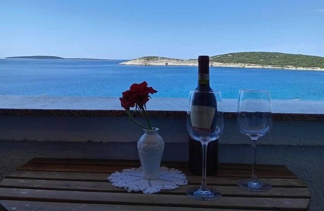 Studio flat near beach Martinšćica, Cres (AS-23980-c)