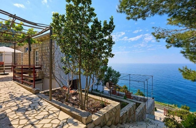 Studio flat with balcony and sea view Cove Sutmiholjska, Mljet (AS-22318-a)