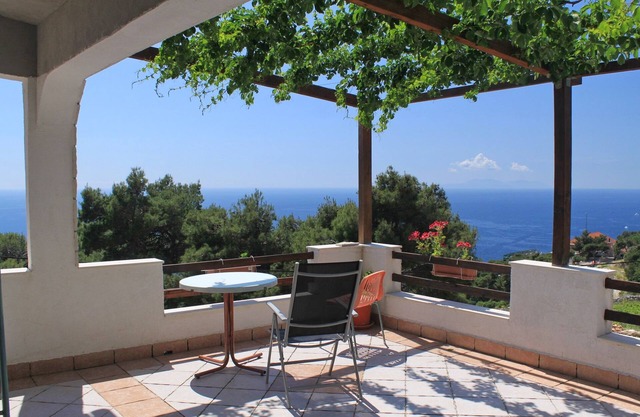 Studio flat with terrace and sea view Sveta Nedilja, Hvar (AS-8792-a)