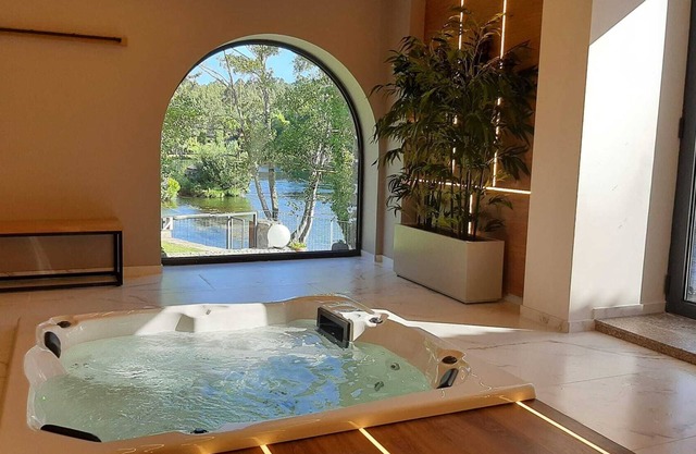 Studio for 2 people * SPA * River view