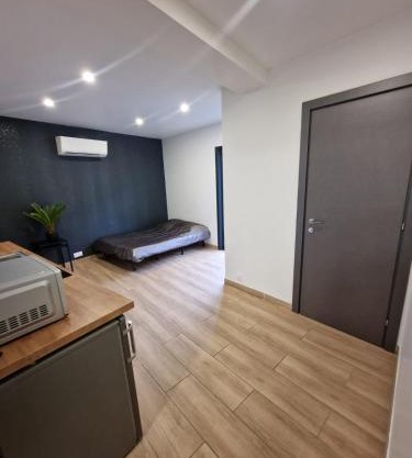 Studio en bord de mer avec jardin proche de Montpellier