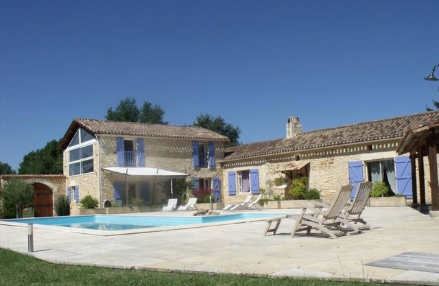 Studio Gîte Prés du Château de Bonaguil Dans une Maison en Pierres