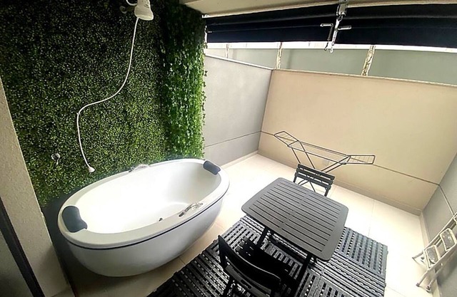 Studio Garden com Spa e Ducha na Área Privativa Externa. Metrô Vila Mariana