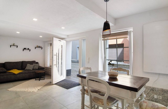 Studio Holiday Apartment "Lilly" with Wi-Fi