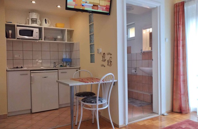 Studio in a quiet location with Internet