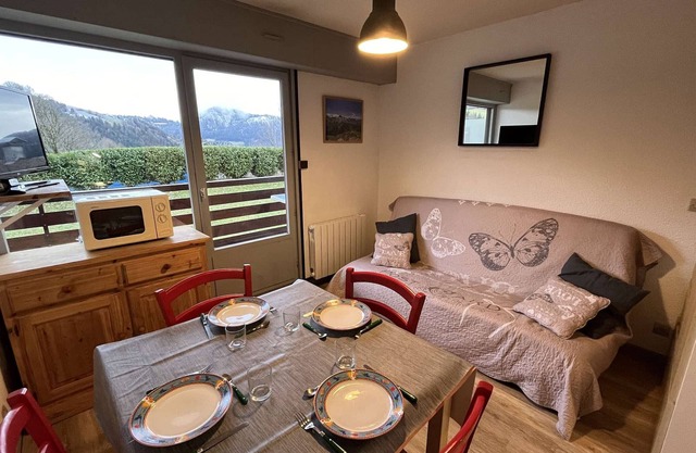 Studio in Chinaillon with Parking and Balcony, Sleeps 4