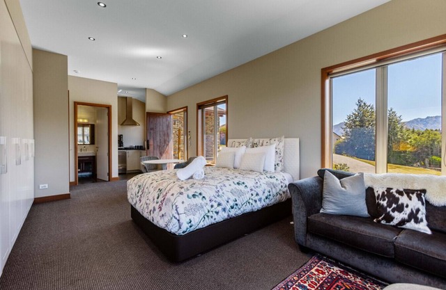 Studio nestled in Ridgecrest