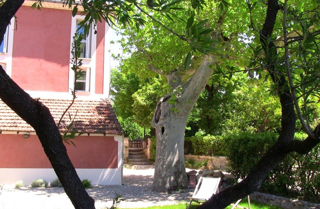 Studio new condition independent garden, Avignon festival