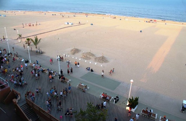 Studio on the Beach. Boardwalk, Pool, Restaurants, Activities at your fingertips