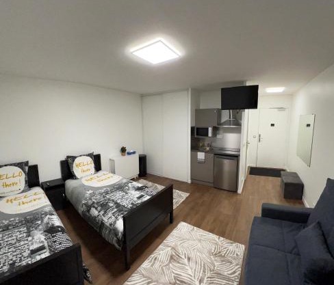 STUDIO proche du centre PARIS 15 min