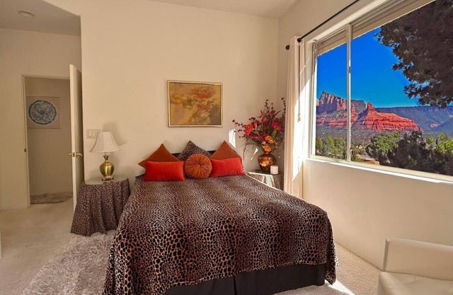 Studio Sanctuary at Star of Sedona with Red Rock Views