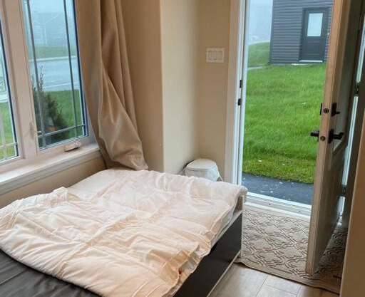Studio unit with private entrance, 2 bed 1 bath