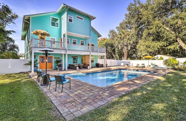 Studio w/Pool & Gas Grill < 1 Mi to River