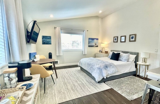 Studio w/Seaside Charm! Full Kitchen + Easy Train to FIFA Seattle World Cup
