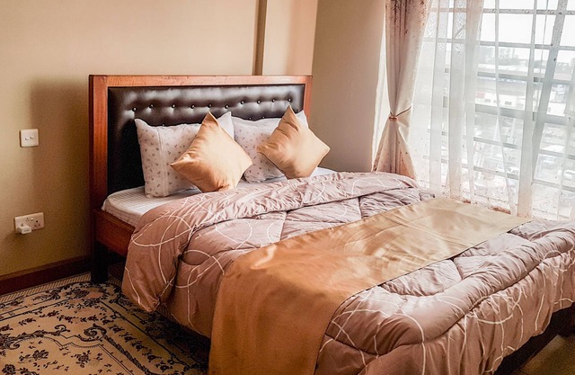 Studio with King Size Bed,Elevator,WIFI&Parking near City, JKIA&Wilson Airport.