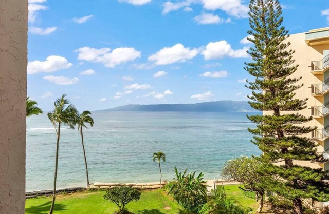 Studio with stunning ocean views at Royal Kahana