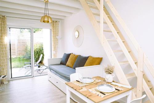 "Studiocaroline44", 2 studios entre la ville et la mer, parking, cuisine, moins de 15min de l'aéroport