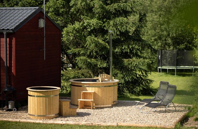 Stunning private villa for 4 people with WIFI, hot tub, TV, terrace, pets allowed and parking