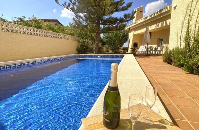 Stunning villa with private pool front line to the Mar Menor
