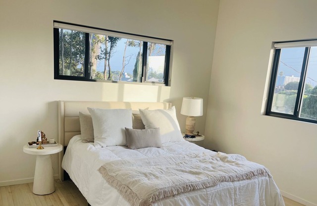 Stunning 1 bedroom by ocean