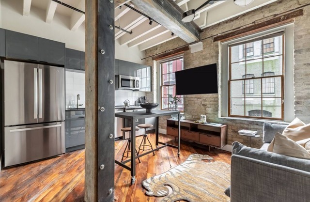 Stunning 1BR Condo near Jackson Square