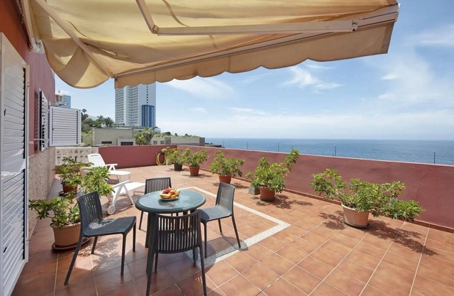 Stunning 2-Bed House in Puerto de la Cruz