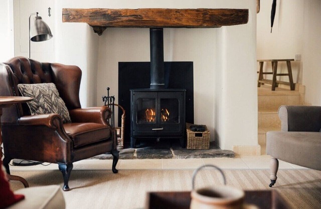 Stunning 2 bed 2 ensuite cottage - excellent local pub