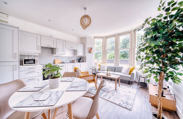 Stunning 2 Bed City Centre & Bute Park