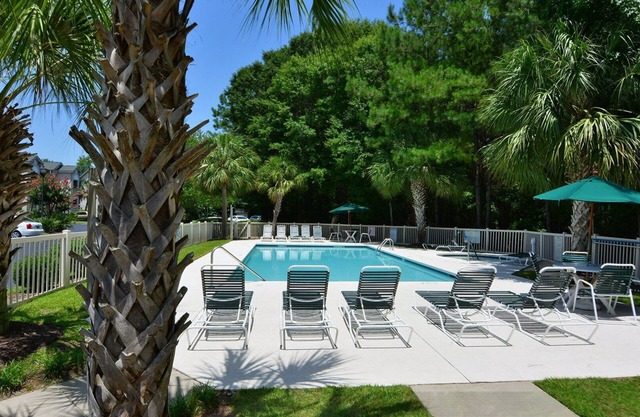 Stunning 2BR Villa | 2nd Floor with Pool & 17th Hole Views