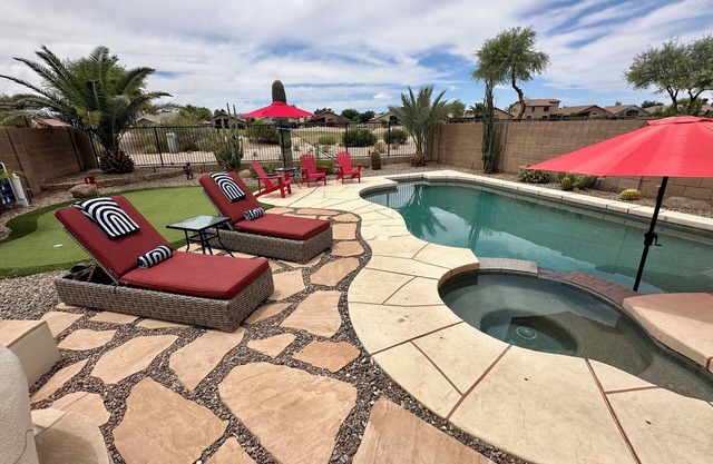 Stunning 3 Bed, 2 Bath Home with private Pool, Spa, and Scenic Golf Course Views