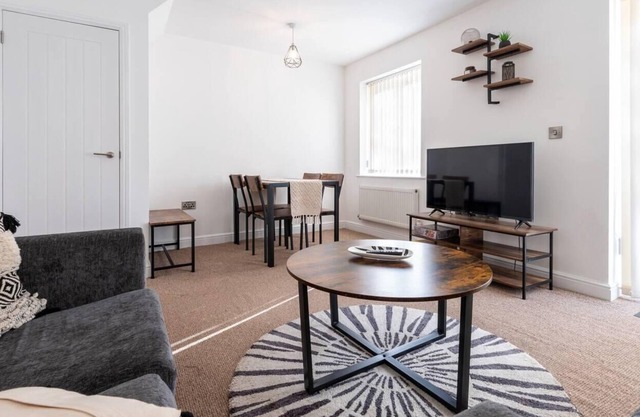 Stunning 3-Bed House in Derby