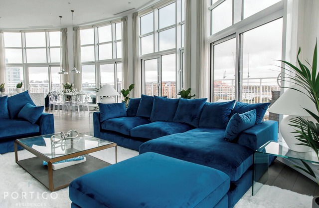 Stunning 3-bed penthouse with breath-taking direct river views in Battersea.