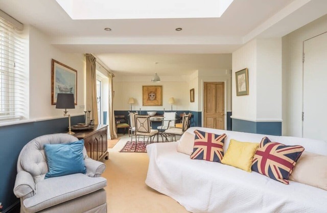Stunning 3 Bedroom Home with Terrace & Parking