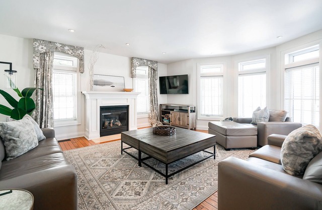 Stunning 3 Bedroom Home Niagara-on-the-Lake - mins to Town/Wineries