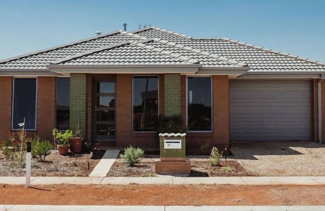 Stunning 3BR Shepparton Home