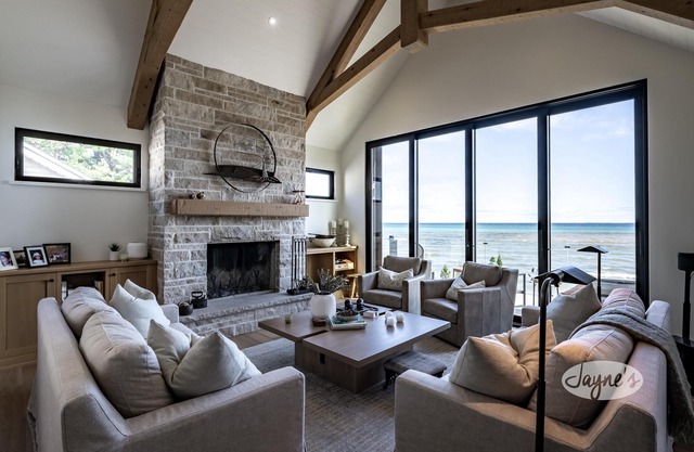 Stunning 4 bed 5 bath home on Georgian Bay in Thornbury