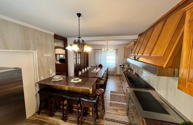 Stunning 4-Bed House