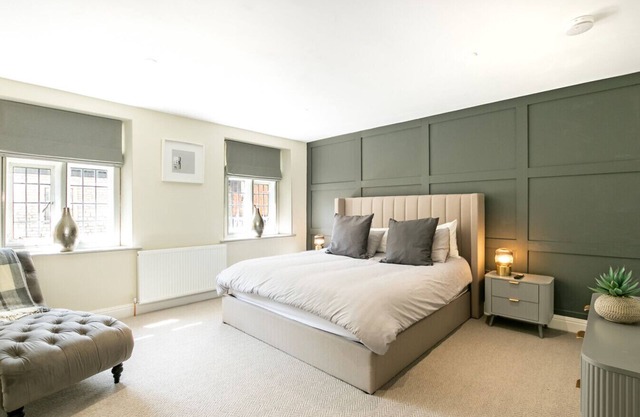 Stunning 4 Bedroom Townhouse in Cirencester