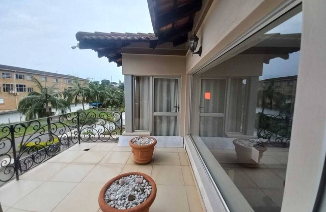 Stunning 4-bedroom house in wonderful Stanger Manor with WiFi, AC