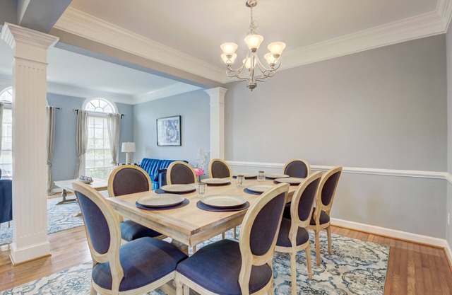 Stunning 4 bedroom townhouse 2 king suites.